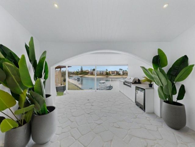 $1.8M+ Mermaid Waters Unit 2BR, 1BA, Balcony & Garage