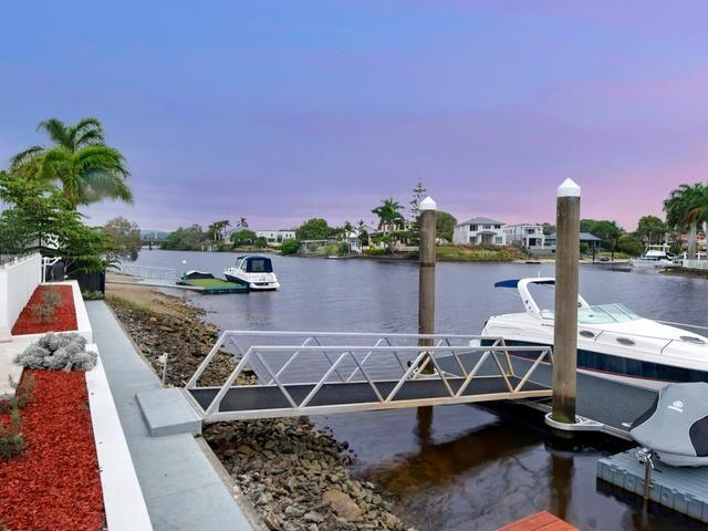 $1,950 per week / $7,800 Bond