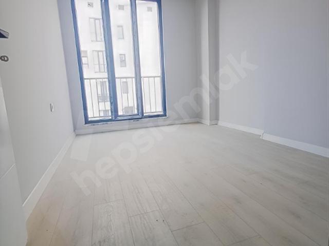 1.99 KREDİYLE KENT MEYDANI SİTE İÇİ ASANSÖRLÜ ARA KAT 3+1 DAİRE