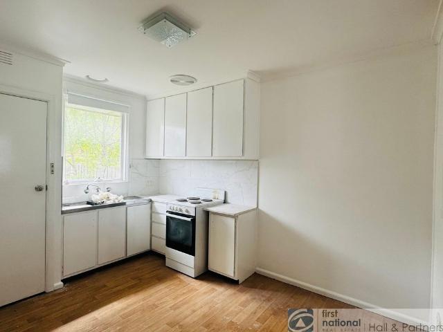 1 / 9 New Street, Dandenong