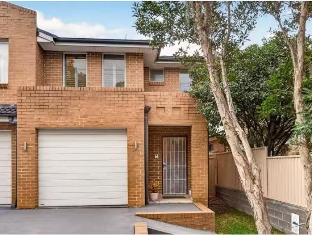 1C Chelmsford Road, South Wentworthville Townhouse for rent L.