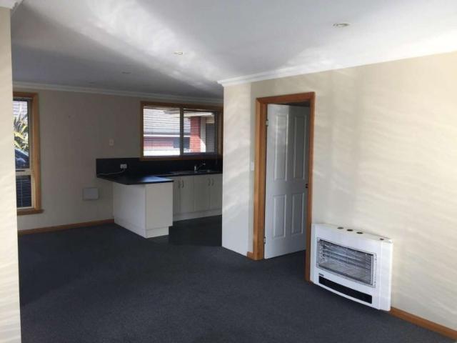 1C Phoebe Ct, Riverside