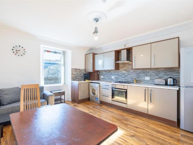 1a Castle Hill, Lancaster LA1 3 bed private hall to rent £542 pcm £125 pw