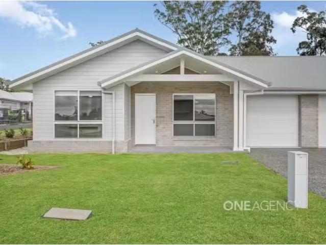1A Corymbia Loop, Wauchope Townhouse for rent Listed by Tim C.