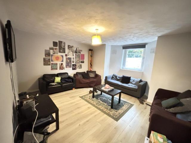 1a Cumberland Road, Leeds, LS6 2EJ