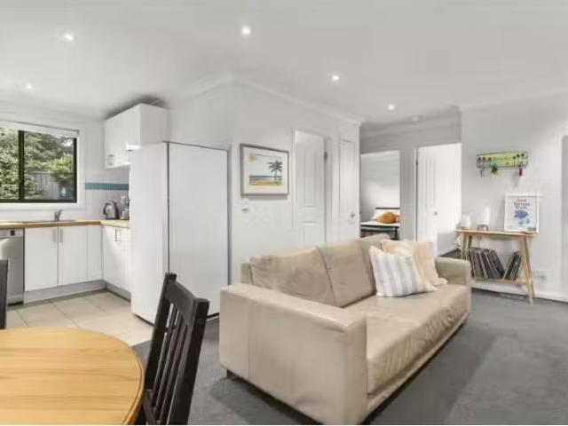 1A Deakin Street, Kirrawee House for rent Listed by Milan Fre.