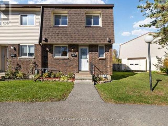 1A Forester Crescent, Ottawa, ON, K2H 8Y1 townhouse for sale | Listing ID X14106 | Royal LePage