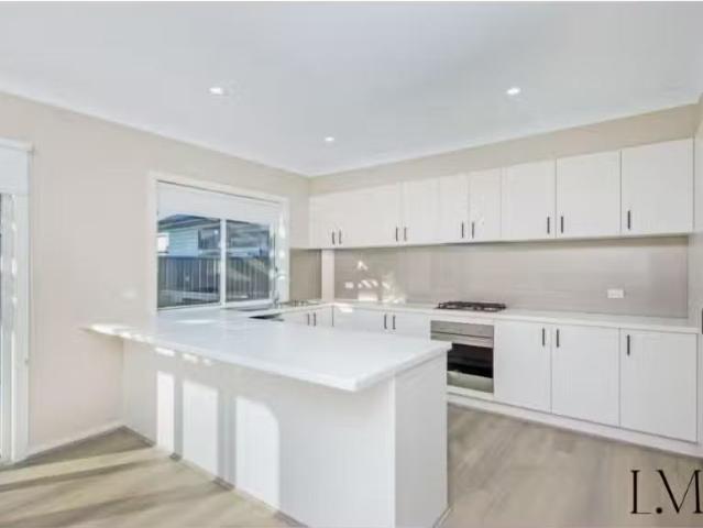 1A Gow Street, Hamilton North House for rent Listed by Harry.