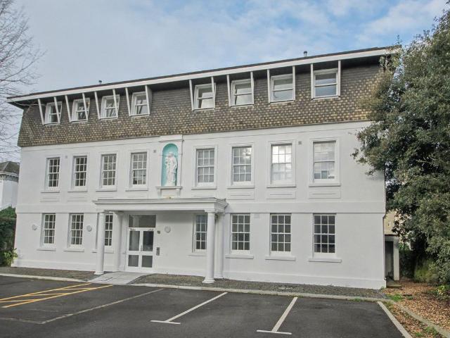 1A Hartington Place, Eastbourne BN21, 1 bed flat to rent, £1,150 pcm | PrimeLocation