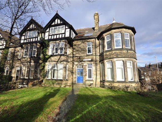 1A HollyBank, LS6 4DJ 4 bed flat to rent £2,068 pcm £477 pw
