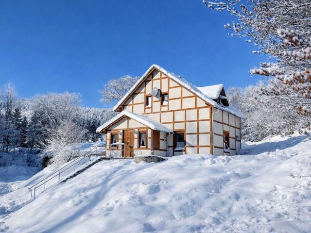 1A Lage direkt an der Skipiste – bezugsfertiges Ferienhaus mit Wellness in Oberwiesenthal!