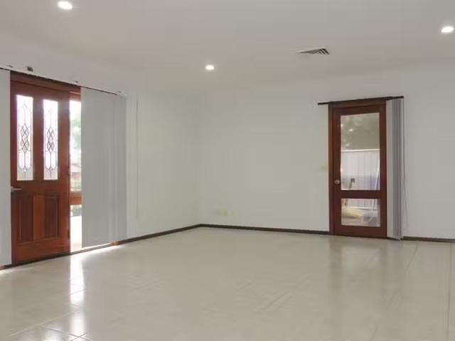 1A Olwen Place, Quakers Hill, NSW 2763 House for Rent