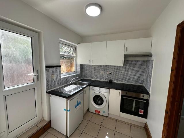 1A Park Avenue Road, Haringey N17 2 bed end of terrace house to rent £1,850 pcm £427 pw
