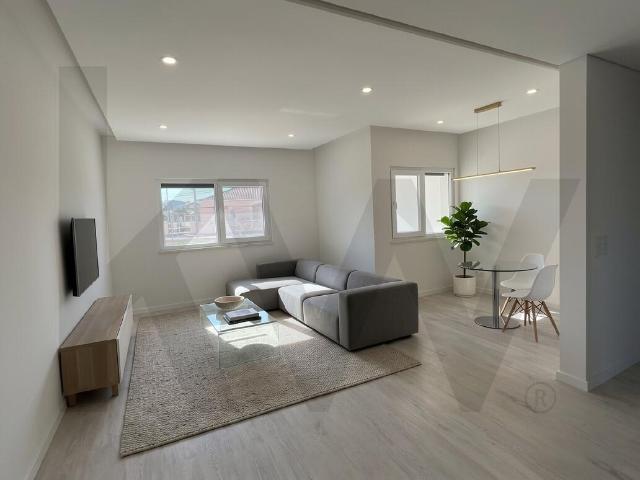 APARTAMENTO T3 NOVO CONDOMÍNIO FECHADO, TERRAÇO, 1 LUGAR DE GARAGEM E ARRECADAÇÃO