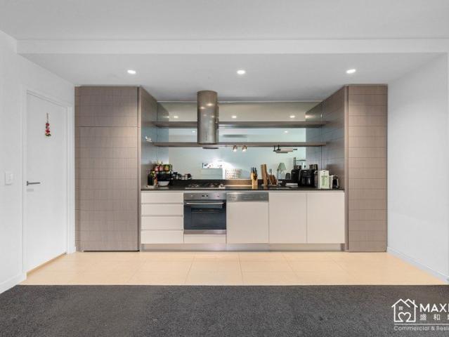 1B1B Apartment | Urban Luxury Living | Green Square