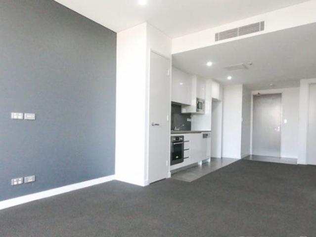 1B+1B +1 Car Unfurnished –Closed to MeadowBank