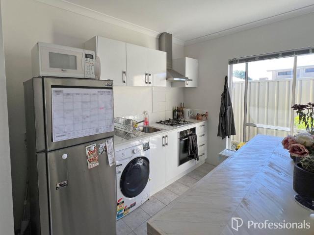 1b/35 May StreetGosnells WA 6110, Australia