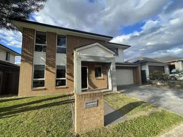 1B Konara Street, LEPPINGTON House for rent Listed by Kayla A.