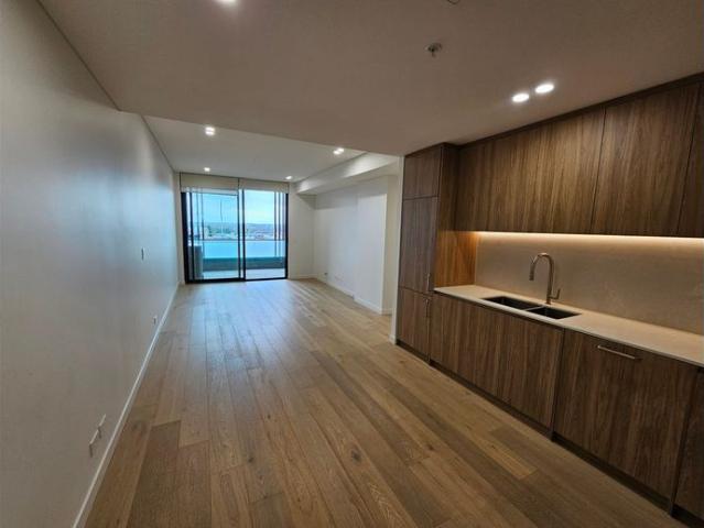 1Bed + 1 Large Study, Near New Apartment In a Convenient Location