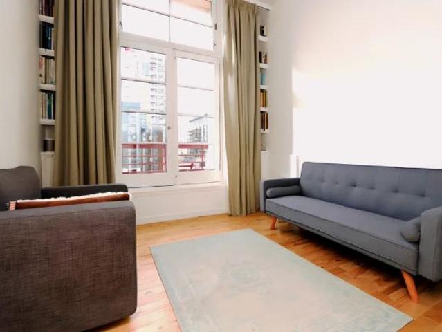 1Bedrooms, 2Bathrooms