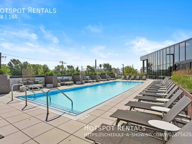 1BR at Triangle Square, Unit 652