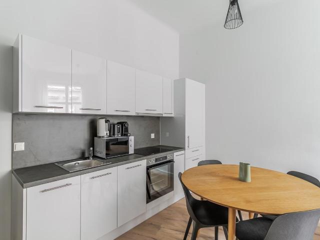 1BR | Mariahilf, w/d, nr Naschmarkt, Vienna Amsterdam Apartments for Rent