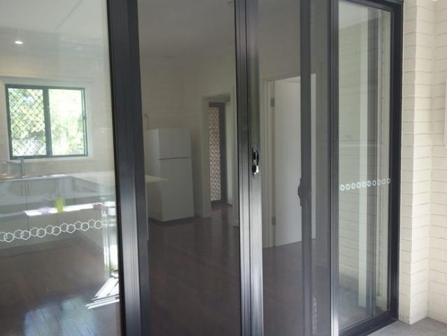 1br Unit in a small quiet complex in a leafy Hilton
