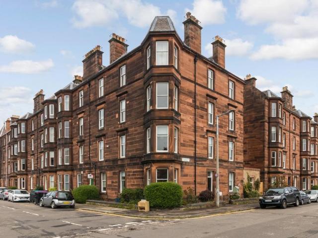 1F2 Savile Place Newington, Edinburgh. 5 bed flat to rent £3,600 pcm £831 pw