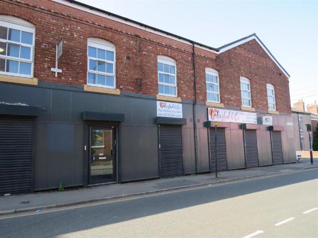 1h Brown Street North, Leigh WN7 1 bed flat to rent £550 pcm £127 pw