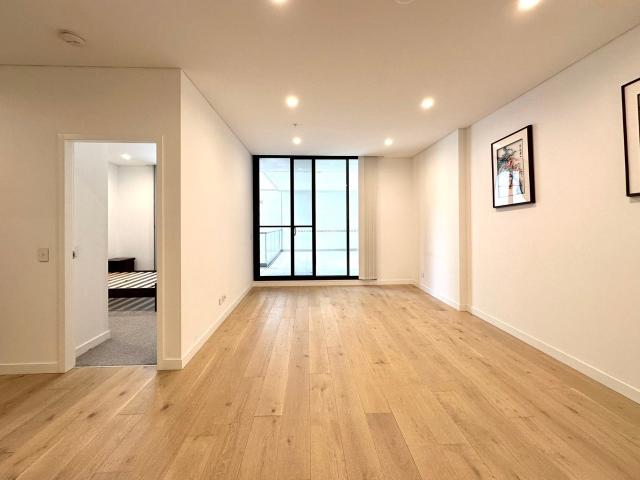 1+Study & Timber Floor & Huge Open Balcony & Secure & 2 Mins Walk to Train Station