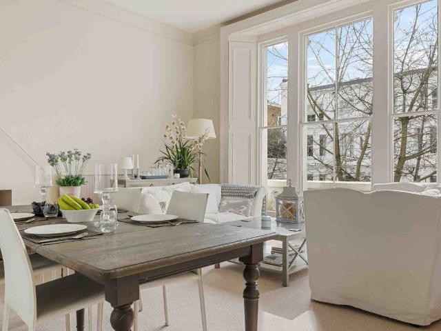1st class, 1st floor Kensington apt with Mezzanine