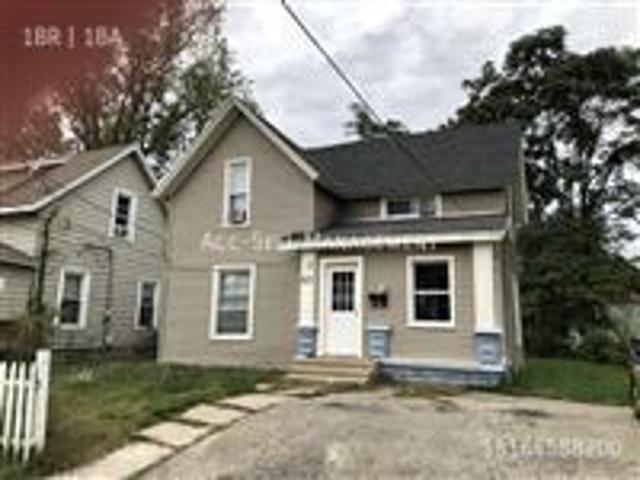 1st Floor 1BR/1BA Studio near Downtown GR at 825 Evergreen St SE – West side, Grand Rapids, MI, 49507