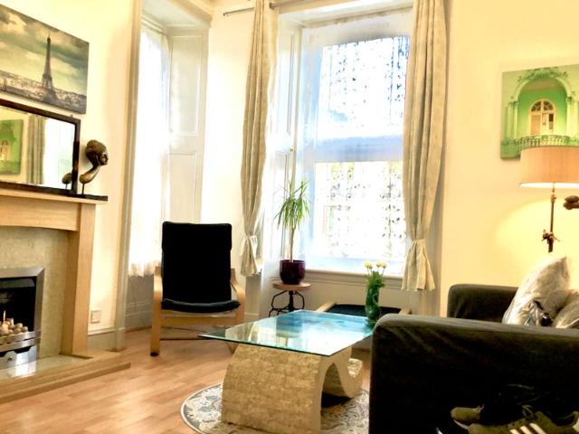 1st floor apartment, very light and airy