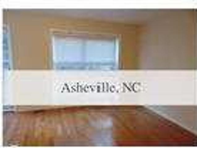 1st Month Special! Great Three Bedroom Town Home Minutes from Asheville