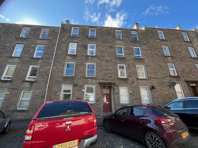 1/R, 15 Blackness Street,Dundee, DD1 5LR 1 bed flat to rent £750 pcm £173 pw