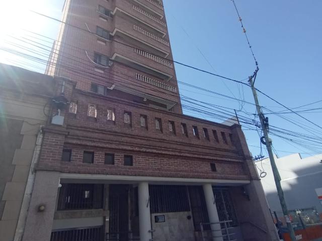 1ro. De Mayo 2242 Piso 6 dpto C y cochera – Cod.: 1136