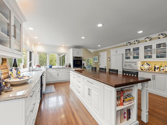 1S853 Grove Hill Drive