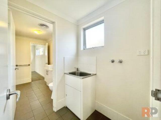 1x1 Modern Ground Floor Apartment with Private Courtyard