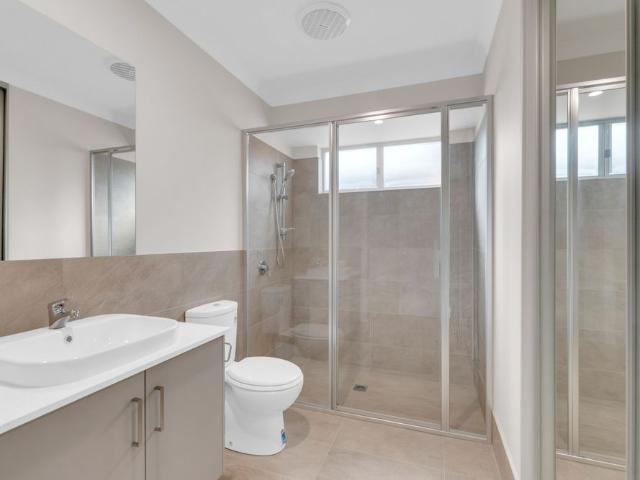 1x1 modern unit in Baldivis