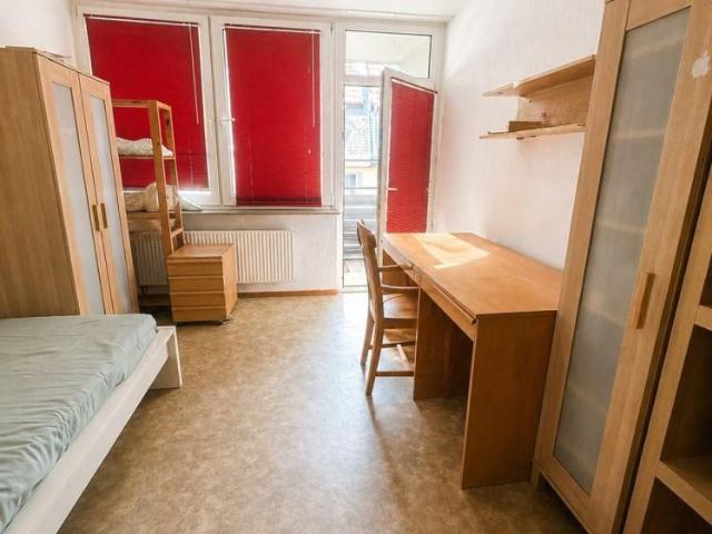 1Zimmer möbliertes Appartement, 20 qm im 2.OG mit Balkon, in Toplage in Kaiserslautern zu vermieten