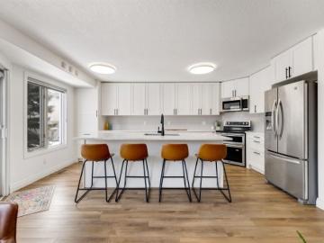 Rhatigan Ridge, Edmonton, Alberta - Garden