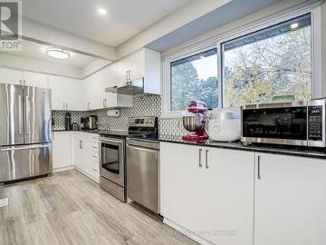 23 2020 Pharmacy Avenue, Toronto, ON, M1T 1H8 townhouse for sale | Listing ID E13454 | Royal LePage