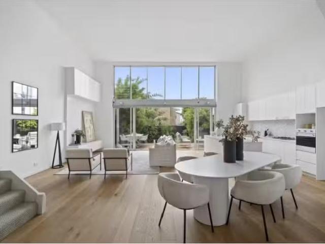 23 25 Fern Street, Clovelly House for rent Listed by Rahul Pa.