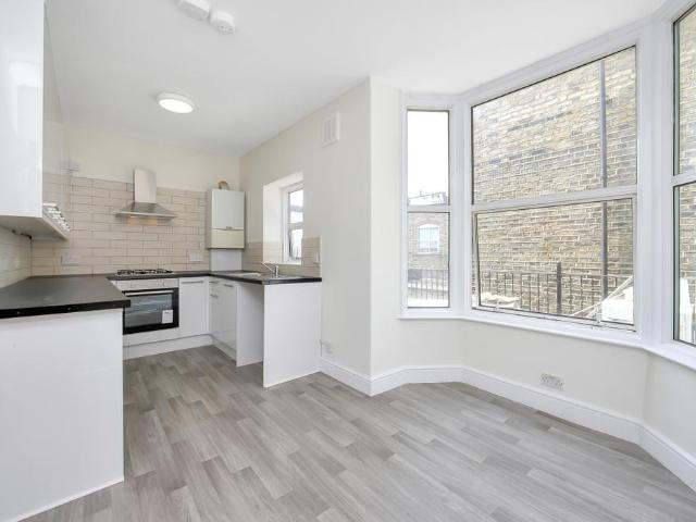 Istanbul Image 1, 23 Turnpike Lane, London, N8 0EP, United Kingdom | 2 bed apartment for rent #140396651 | Rentberry