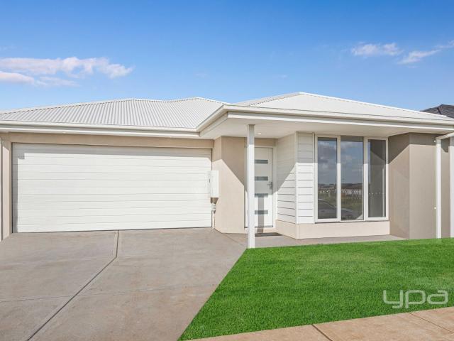 23 Vincenza Ave, Truganina