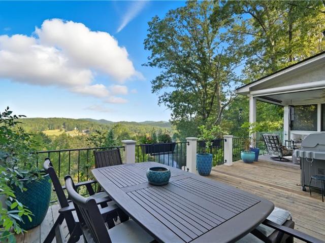 23 Vista Woods Lane SE