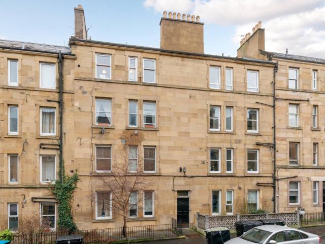 23, Wardlaw Place, Edinburgh, EH11 1UG 1 bed flat to rent £925 pcm £213 pw