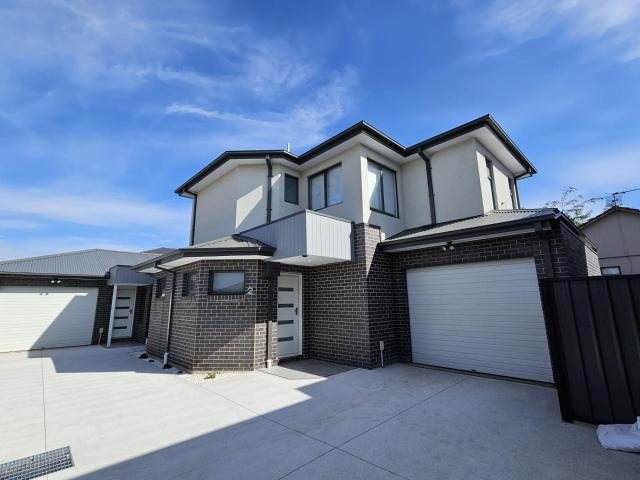 2/3 Warnock, Broadmeadows