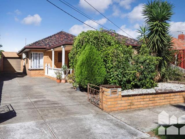 23 Adaleigh Street YARRAVILLE