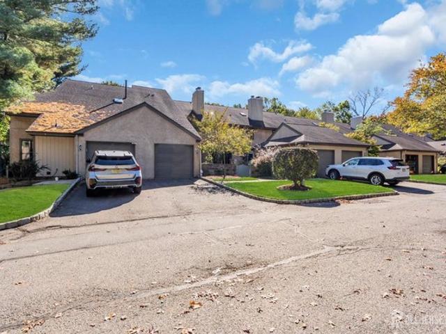 23 Ashford Dr, Plainsboro, NJ 08536